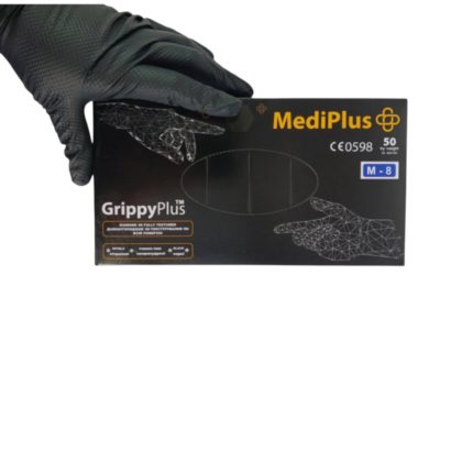 Фото демонструє використання чорних нітрилових рукавичок MediPlus GrippyPlus під час обслуговування техніки. Текстурована поверхня забезпечує надійне зчеплення під час роботи з деталями, інструментом і вузлами механізмів.